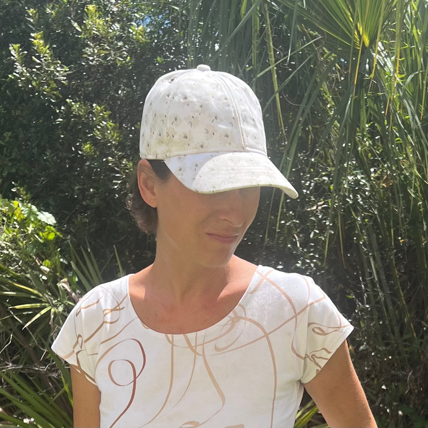 The Uncommon Cap<span>Puff Flower White on Silk or Cotton</span>